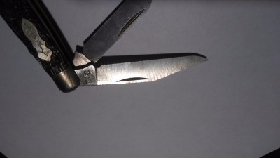 knife1.jpg