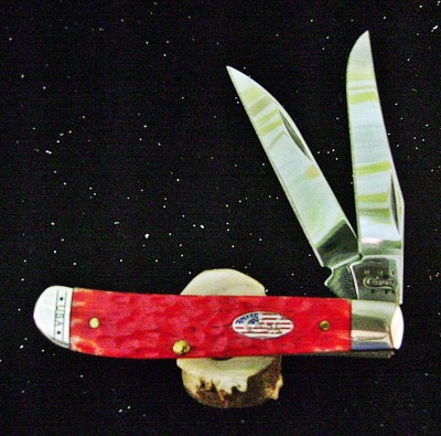 Case XX Wharncliffe Red Bone Mini Trapper 6207W SS - Stars-Stripes Shield - Open Mark.JPG