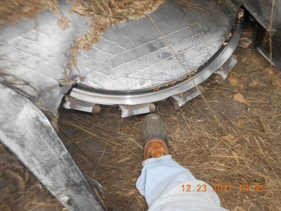 The saw blade.