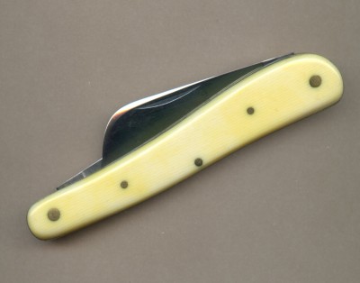 Schrade Cut shadow French ivory237.jpg