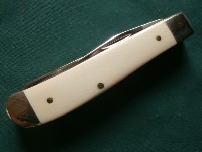 1985 Case IV207 SP SS Elephant Ivory Mini Trapper