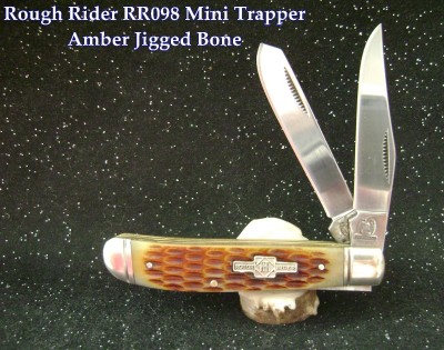 ROUGH RIDER RR098 Mini TRAPPER Amber Jigged Bone - Labeled.JPG