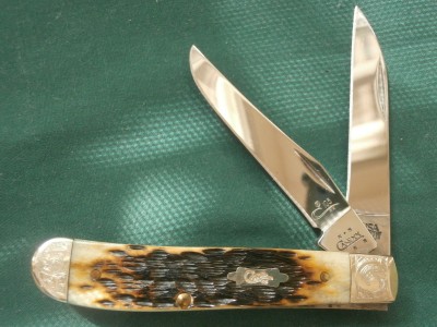 2004 Case 6207W Family Tree Series Green Jigged Bone Wharncliffe Mini Trapper