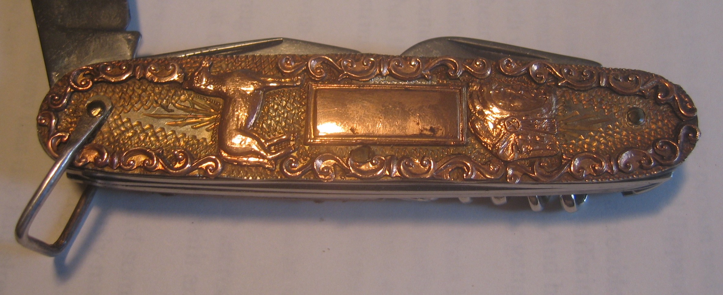 hecho knife.jpg