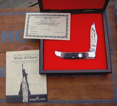 Schrade Statue of Liberty Gold set.jpg