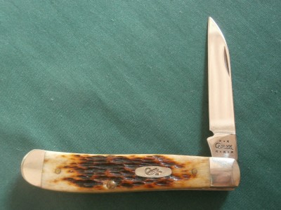 2002 CASE 6107W Jigged Antique Amber Bone Wharncliffe Mini Trapper