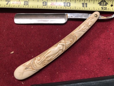 Nude Razor Handle.jpg