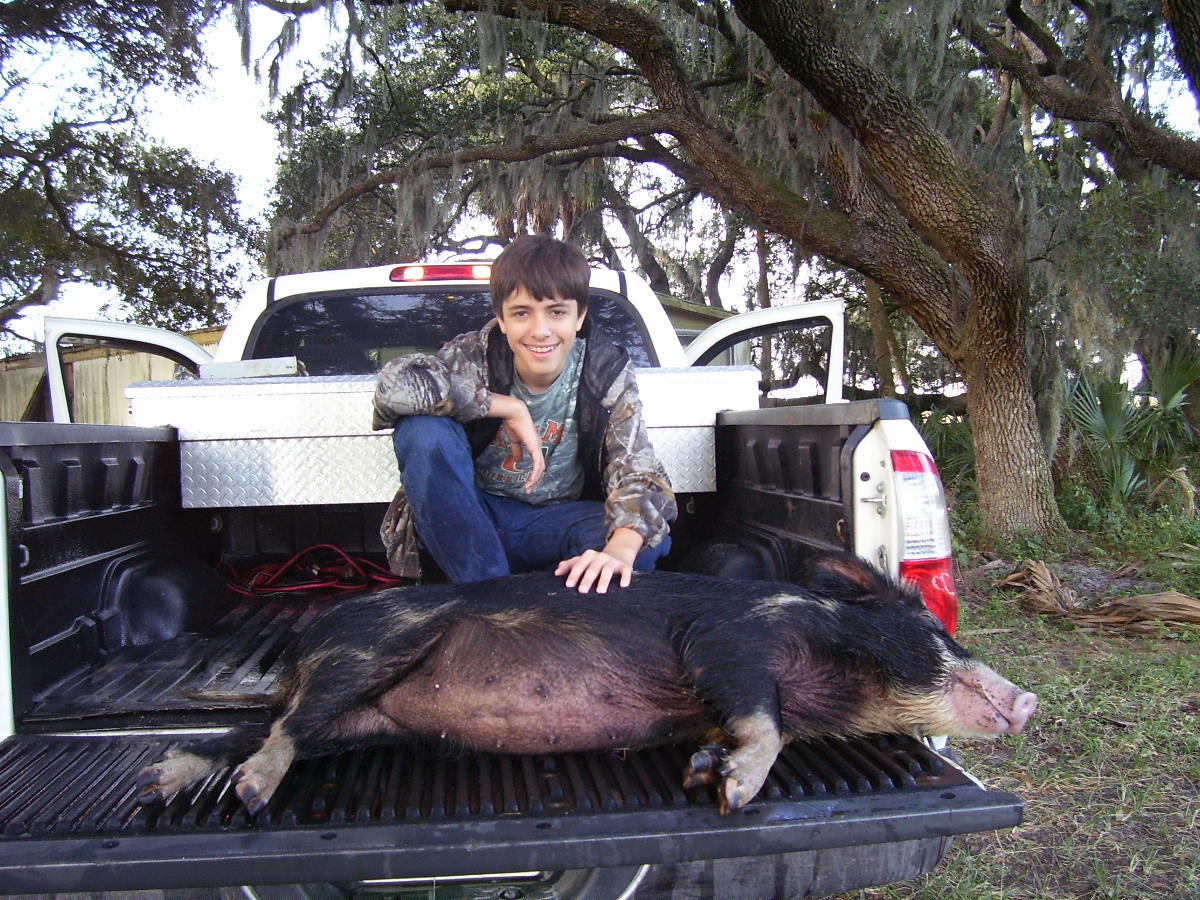 Tylers Hog Nov 5, 2006 6.JPG