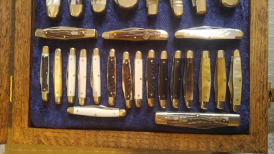 Various pen knives in natural handles