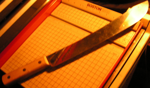 CAMPKNIFE.jpg