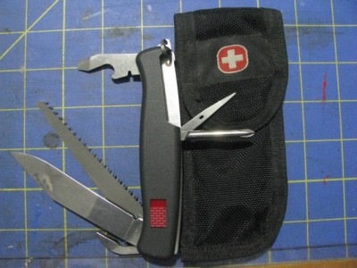 WengerRanger06Mountaineer2 $12.JPG