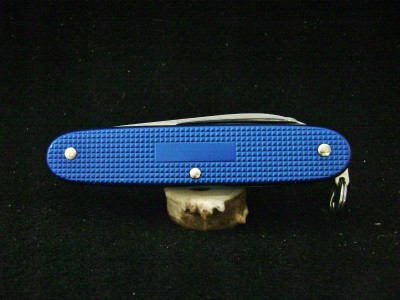 Victorinox Pioneer Blue ALOX 91 mm 3.58-in -- Closed pile.JPG