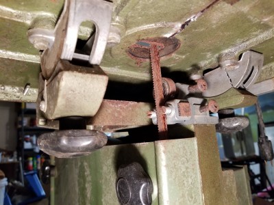 Cracked trunnion.jpg