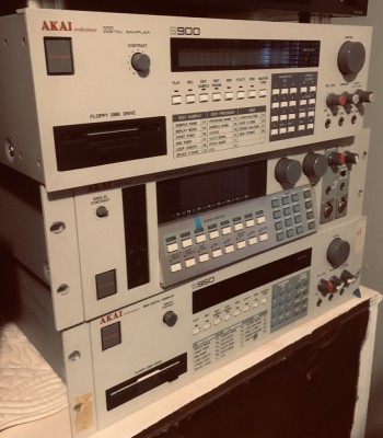 2. Akai S-900, S-1000, S-950