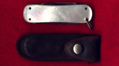 04 with purse 16x9.jpg
