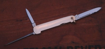 Schrade Walden gold lobster mark side open.jpg