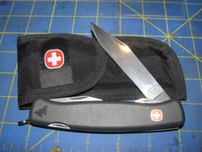 WengerMountaineer#2$10.JPG