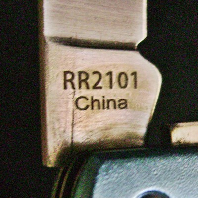 Rough Rider RR2101 VG10 Mini-Trapper - Pattern Etch.JPG