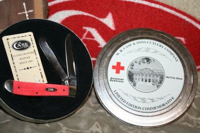 Case 2001 Mini-Trapper Red Cross.jpg