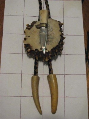 MiniatureKnifeOnStagBoloTie1.JPG
