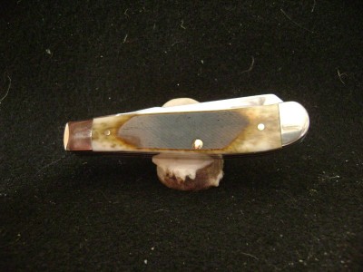 Case 2020 Mini-Trapper 6207 Dark Molasses -  Pile Closed.JPG