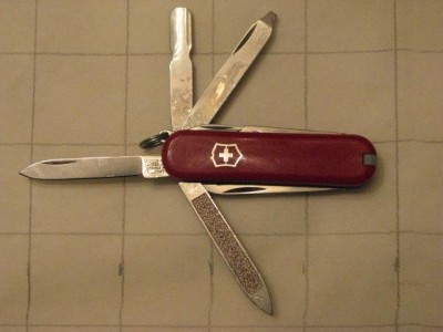 SixBladeMiniSwissArmyKnife1.JPG