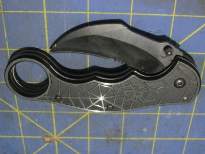 TomahawkKarambitSpiderFolder 001.jpg