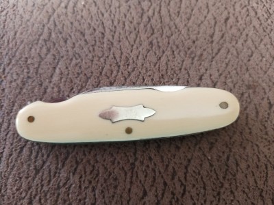 Knife1.jpg