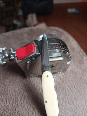 Knife3.jpg