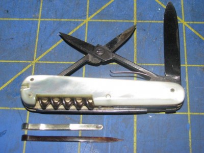 KastorBrothersPearlMultiBladeKnives 001.jpg