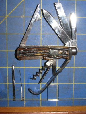 GeorgeWostenholmHorseman'sKnifeOpen.JPG
