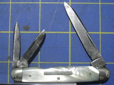 HarrisonBros.&Howson3BladeMarkSide.JPG
