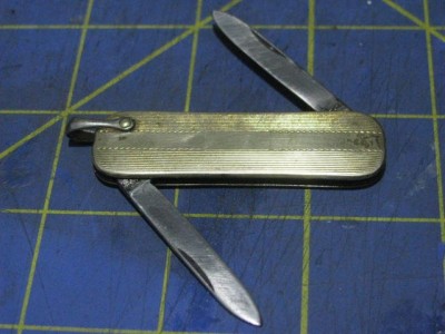 AmbassadorLobsterFobKnife 34cents 001.jpg