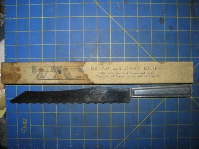 BuffaloKnifeCo.BreadKnifeWithBox.JPG