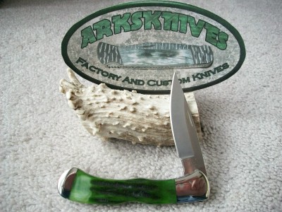 Buck 532 Green Stag Bone #1.jpg