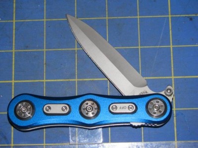FrostCutleryButtonLockDagger-1.JPG