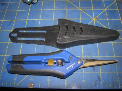HydroFarmTitaniumNippers50cents 002.jpg