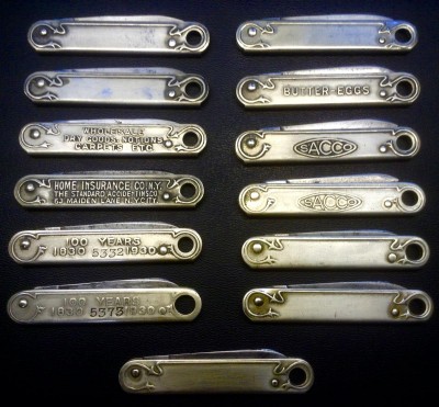 1B - Back. Each Knife Is In The Same Position As In 1A.