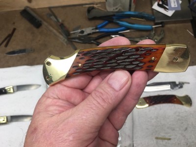 Lb7 with amber jigged bone handles