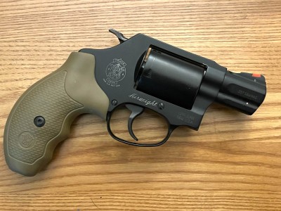 S&W 360j.jpg