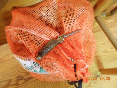 An afterthought since this is a knife forum, I used my Camillus Marlinspike to undo the secure tight knot that secured the draw string on the bag.