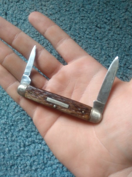 Found this knife in an abandoned tackle box wondering what it is and how old