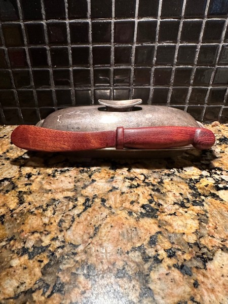 Butter knife in Teak wood.