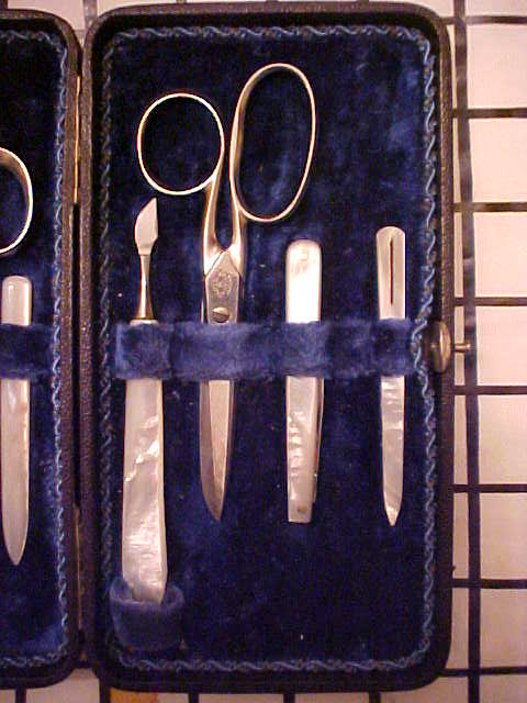 JAHenckelsManicureSet2.JPG