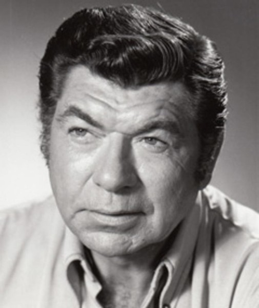 Claude Akins
