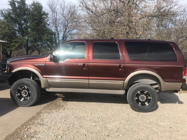 Ford Excursion.jpg
