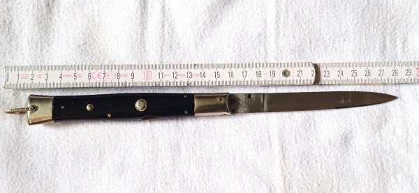 STILETTO1.jpg