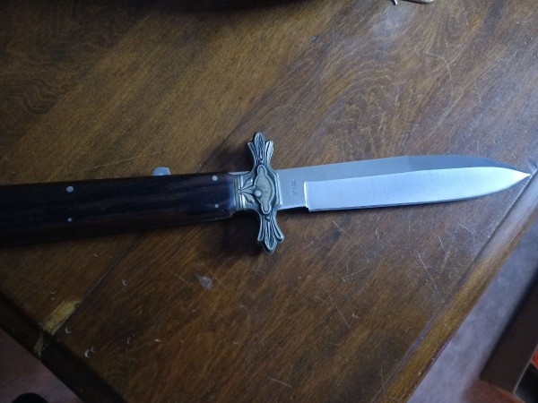 knife1.jpg