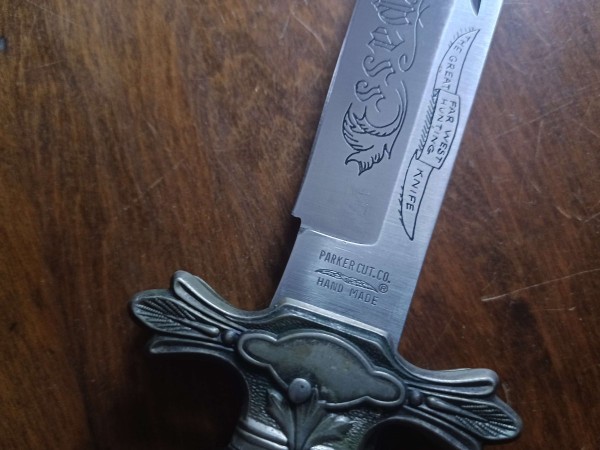 knife2.jpg