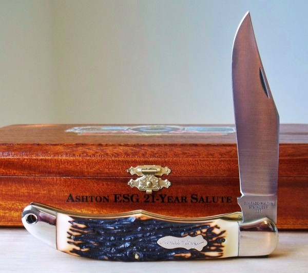 127UH Schrade Walden (2).JPG